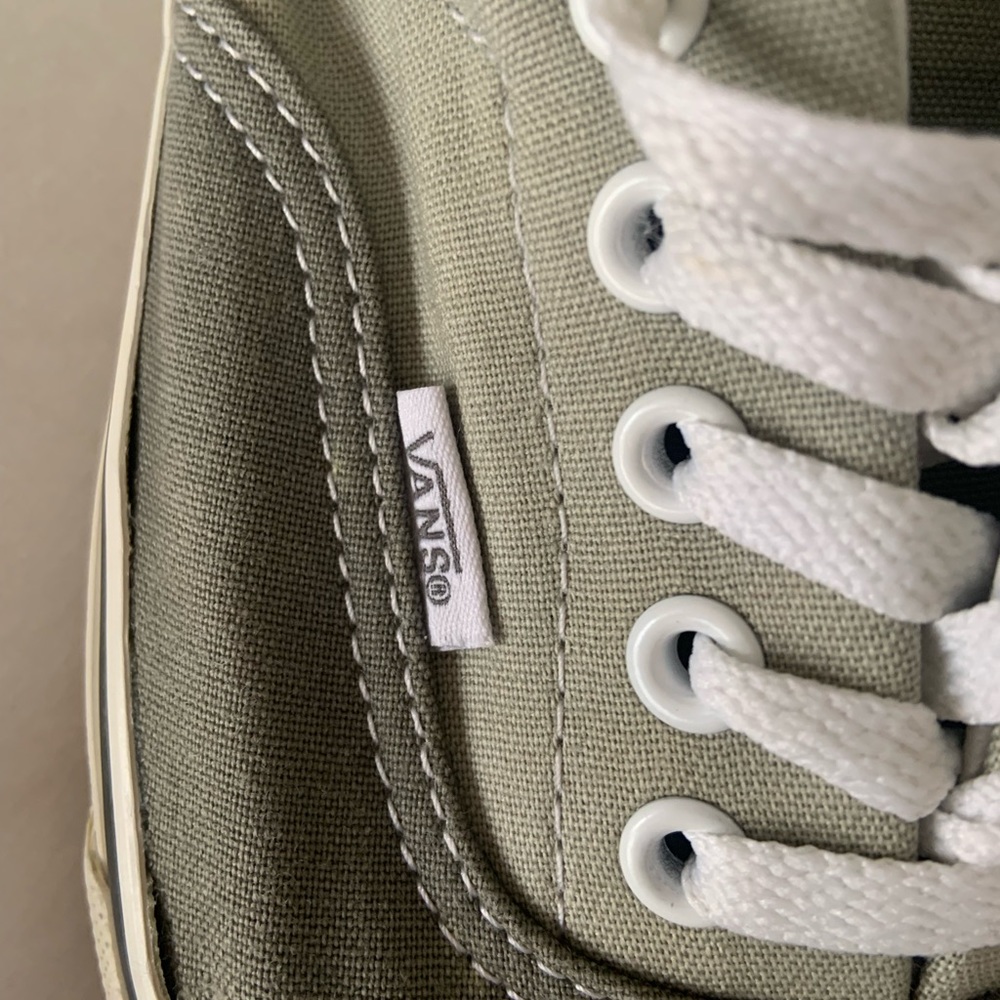 Vans shoes green two tone size 12